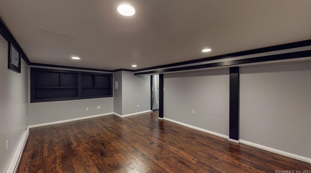 135 Main St, Clinton CT 06413-2162 exterior