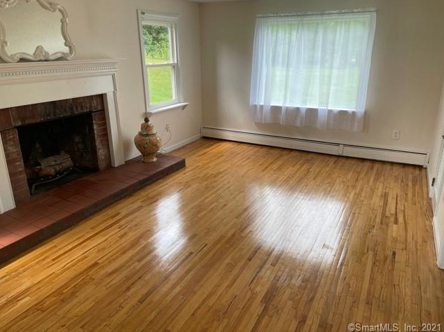 1739 North St, Suffield CT  06078-1123 exterior
