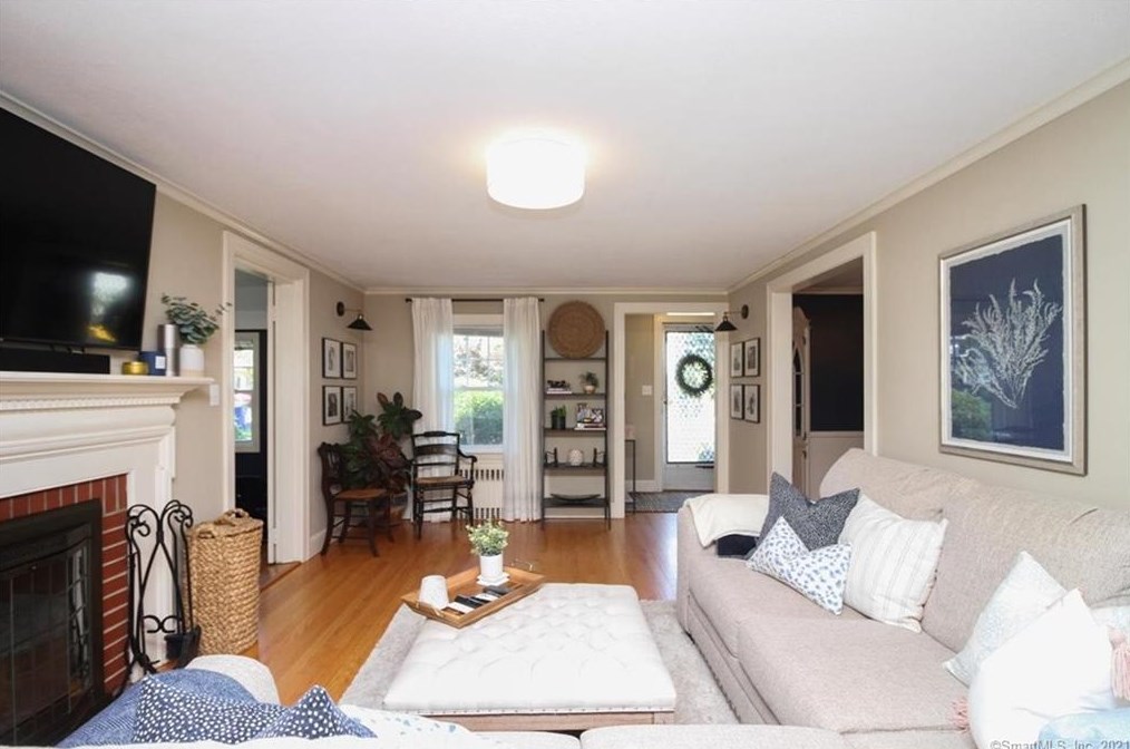 16 Auburn Rd, Hartford CT  06119-1301 exterior