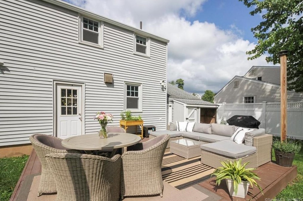 16 Auburn Rd, Hartford CT  06119-1301 exterior