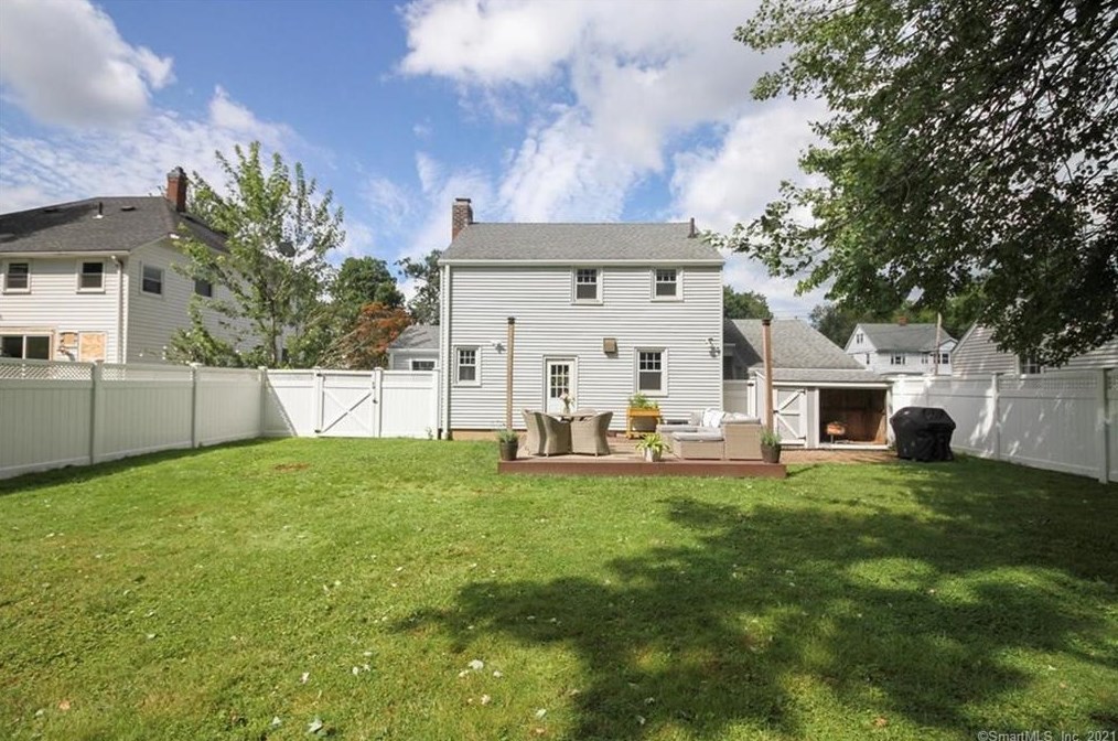 16 Auburn Rd, Hartford CT  06119-1301 exterior