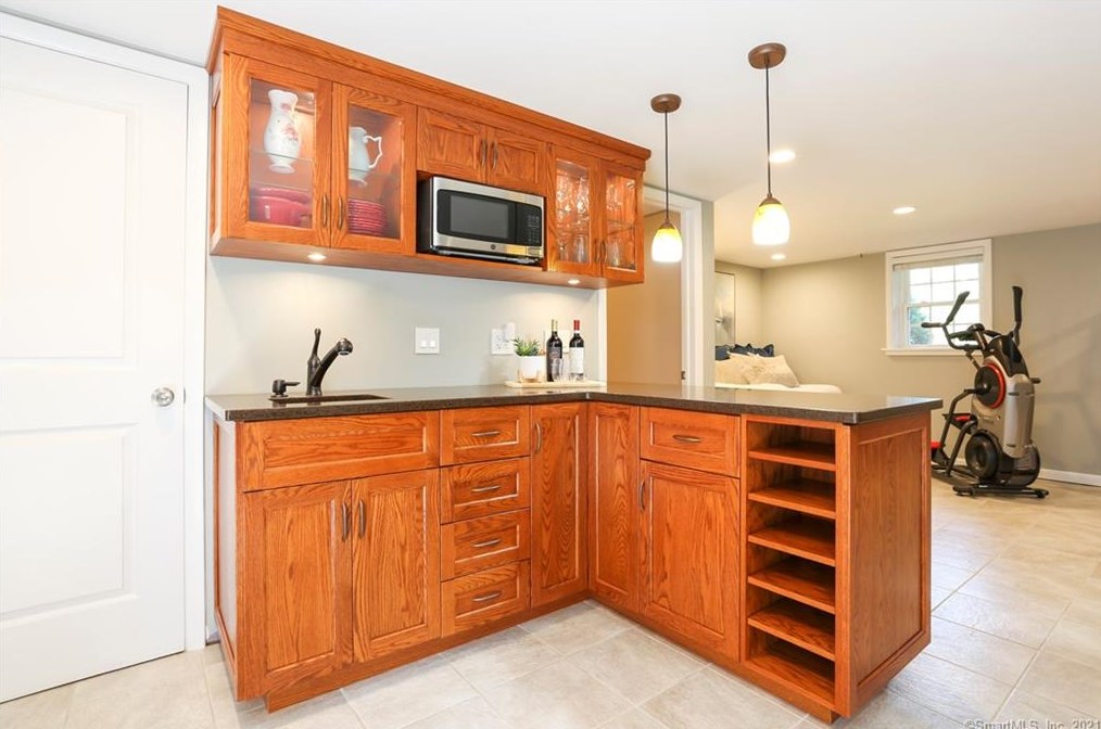 17 Birch Rise Dr, Newtown CT  06470-2005 exterior