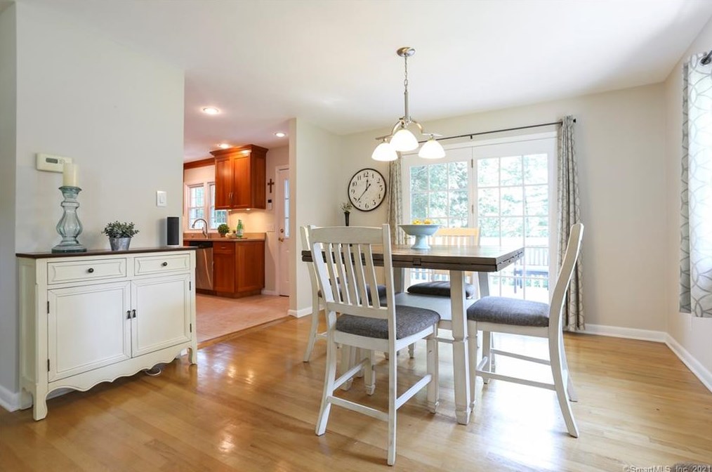 17 Birch Rise Dr, Newtown CT  06470-2005 exterior
