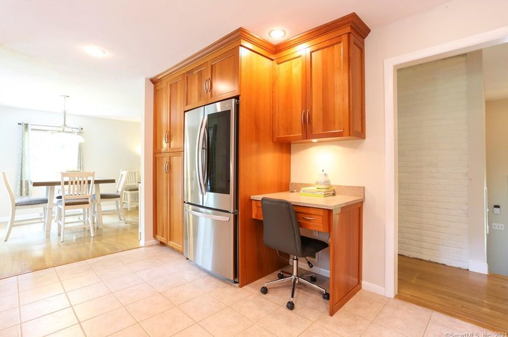 17 Birch Rise Dr, Newtown CT  06470-2005 exterior