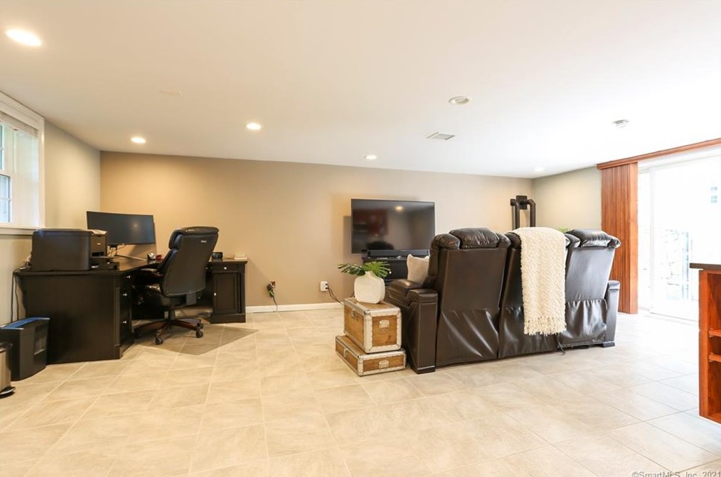 17 Birch Rise Dr, Newtown CT  06470-2005 exterior