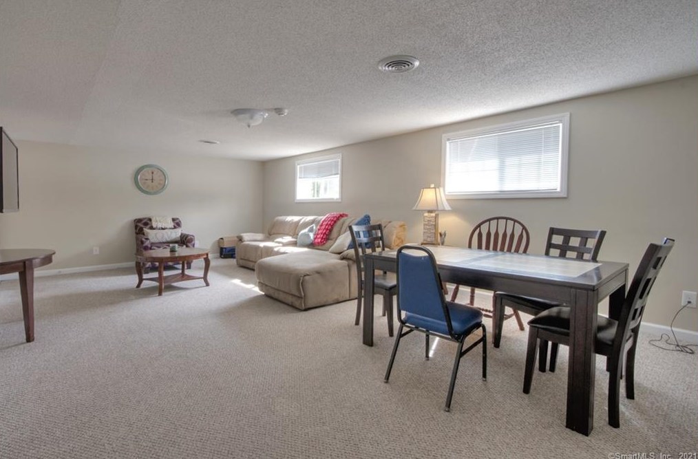 251 Boston Post Rd, Madison CT  06443-2226 exterior