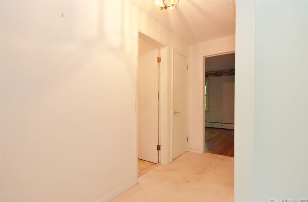 3 Appleblossom Ln, Newtown CT 06470-2241 exterior