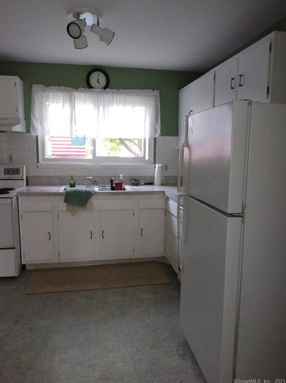 167 Centerbrook Rd, New Haven CT 06518-3413 exterior