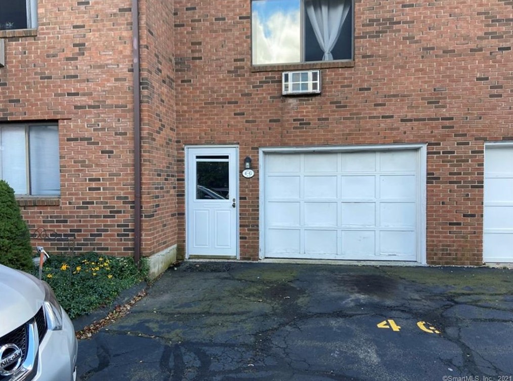 181 Hicks St, Meriden CT  06450-1956 exterior