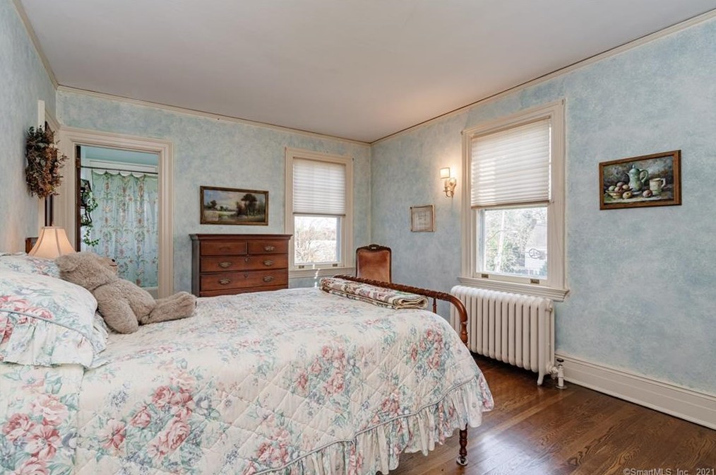 247 Terry Rd, Hartford CT 06105-1110 exterior