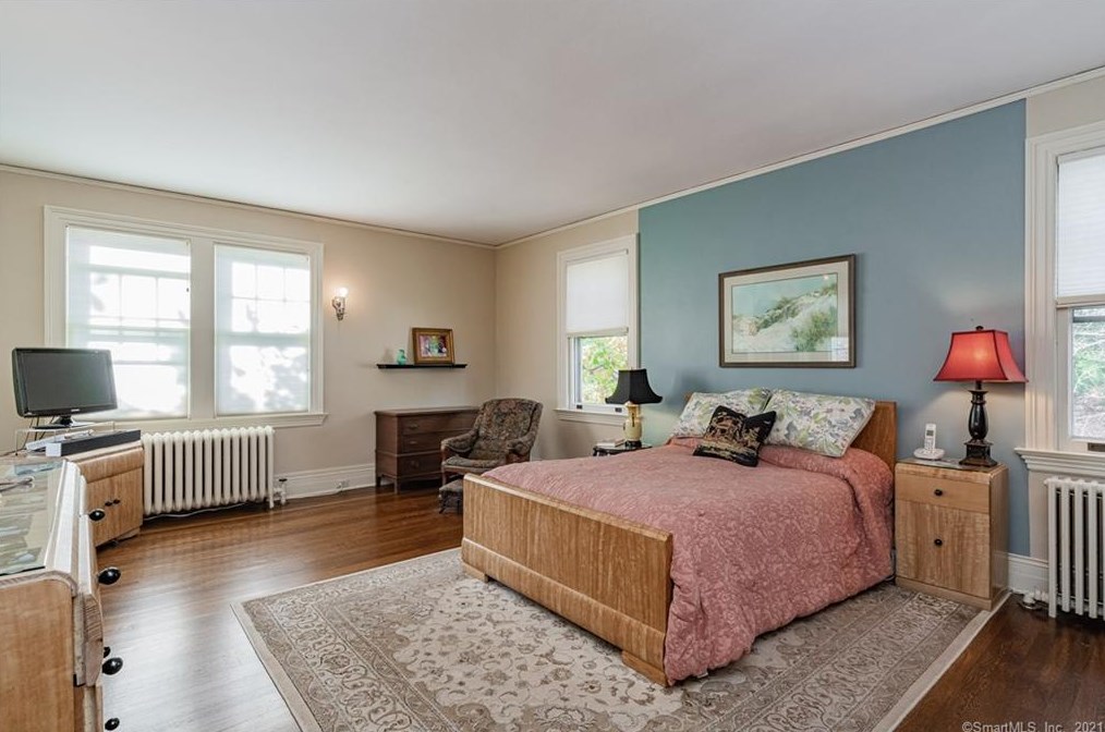 247 Terry Rd, Hartford CT 06105-1110 exterior