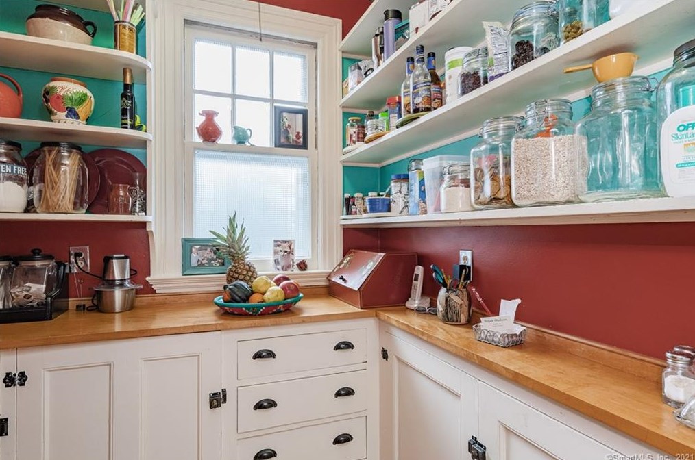 247 Terry Rd, Hartford CT 06105-1110 exterior