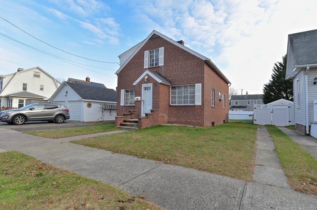 10 Treadwell St, New Haven CT  06517-2335 exterior