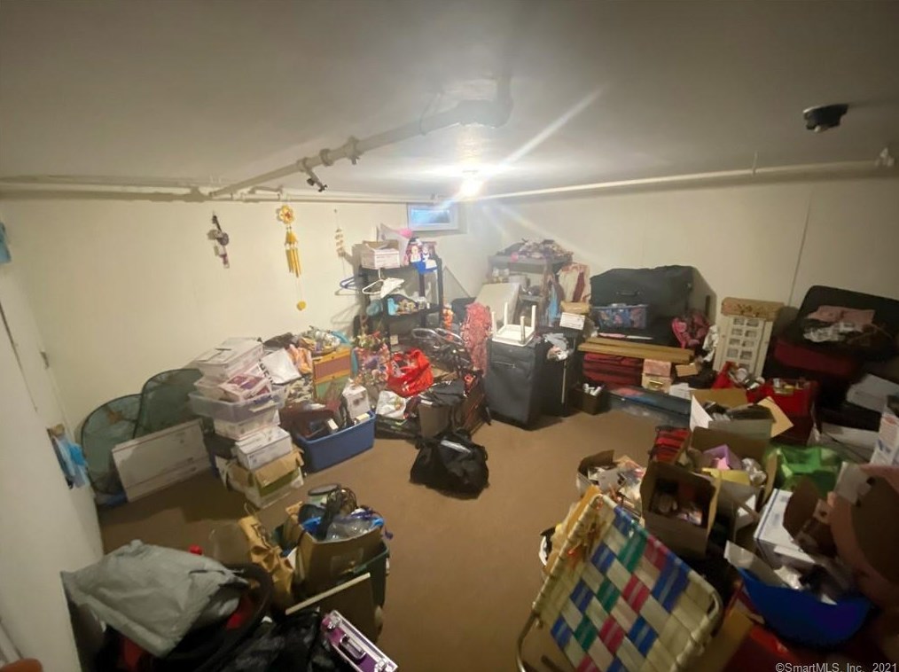 212 Centerbrook Rd, New Haven CT 06518-3413 exterior