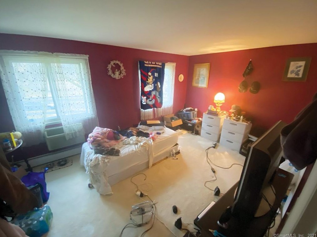 212 Centerbrook Rd, New Haven CT 06518-3413 exterior