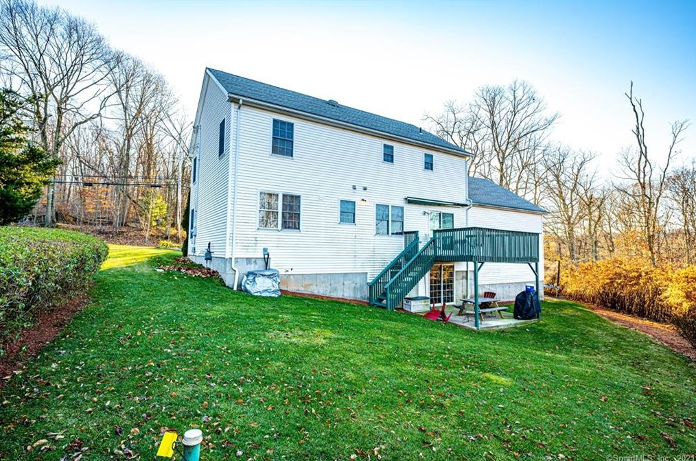 239 Fans Rock Rd, New Haven CT 06518-2014 exterior