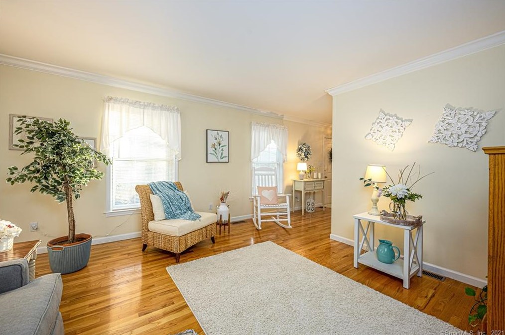 239 Fans Rock Rd, New Haven CT 06518-2014 exterior