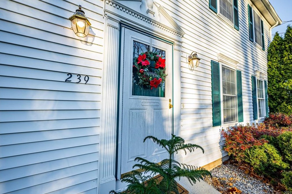 239 Fans Rock Rd, New Haven CT 06518-2014 exterior