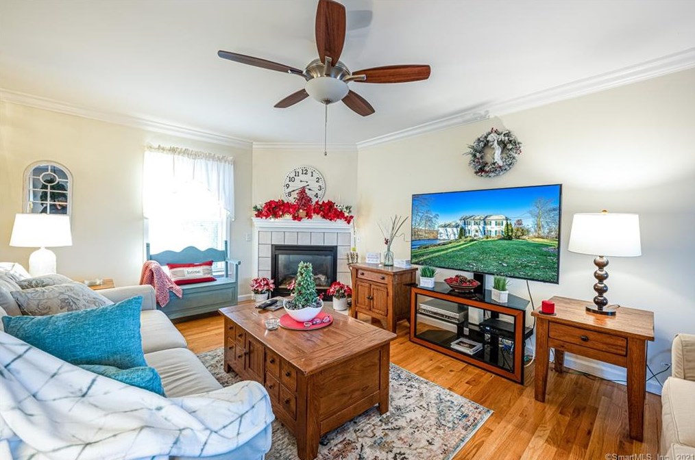 239 Fans Rock Rd, New Haven CT 06518-2014 exterior