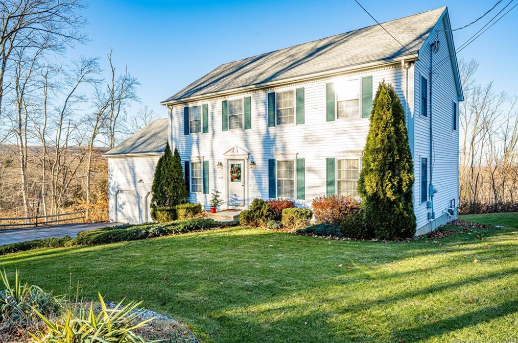 239 Fans Rock Rd, New Haven CT  06518-2018 exterior