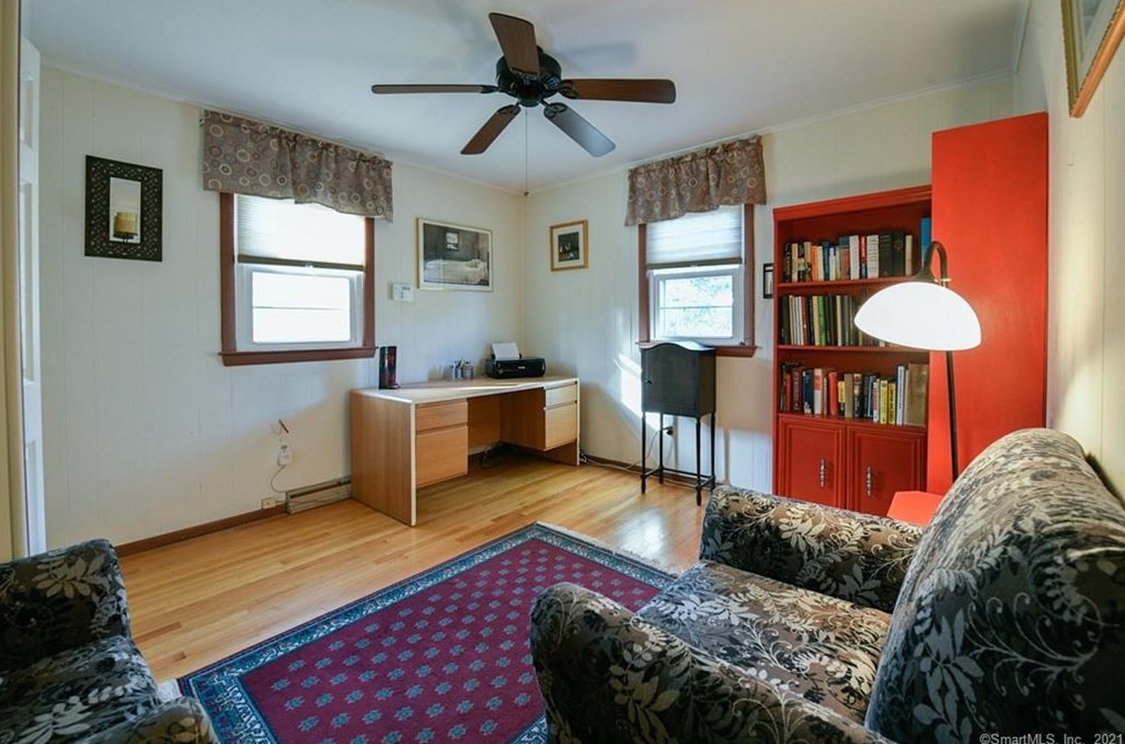 15 Elizabeth Rd, New Haven CT 06514-3203 exterior