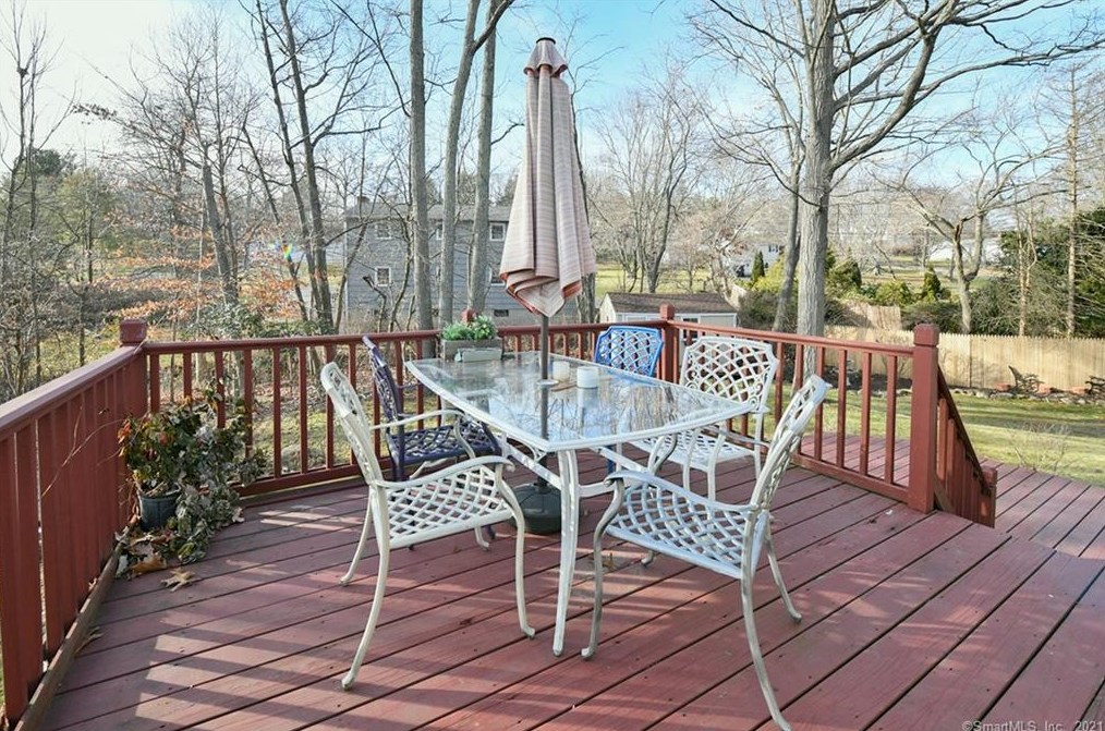 15 Elizabeth Rd, New Haven CT 06514-3203 exterior