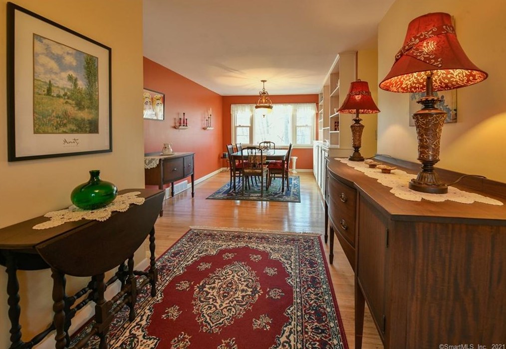 15 Elizabeth Rd, New Haven CT 06514-3203 exterior