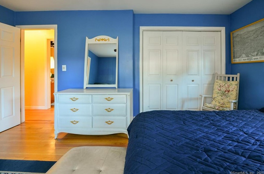 15 Elizabeth Rd, New Haven CT 06514-3203 exterior