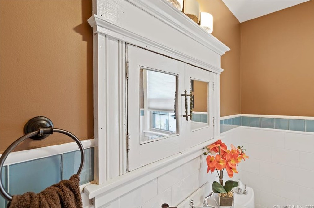 108 Freeman Ave, Stratford CT  06614-4021 exterior