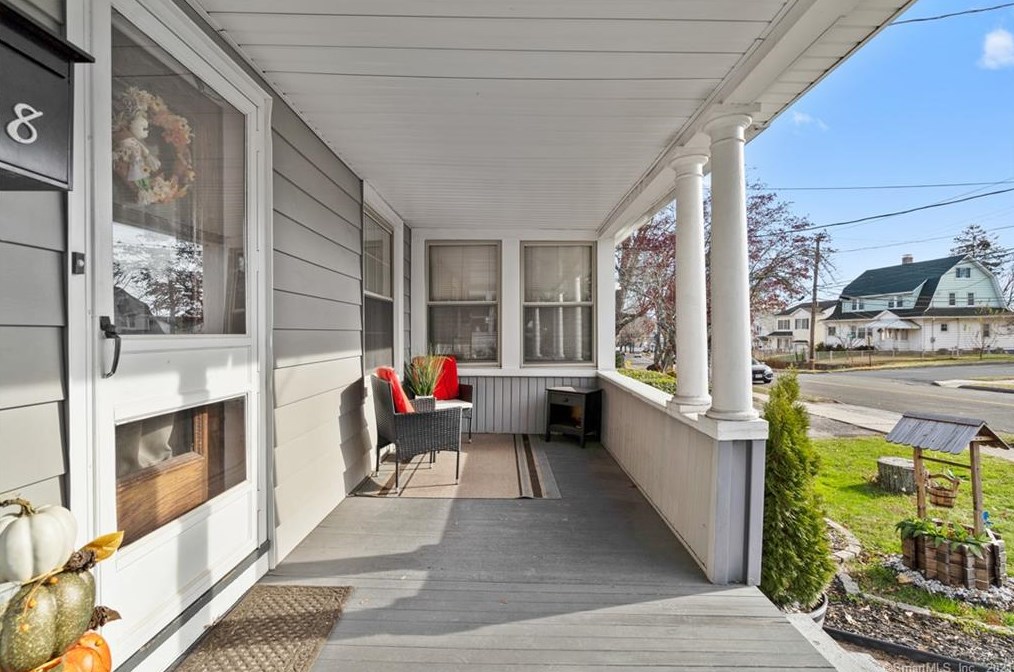 108 Freeman Ave, Stratford CT  06614-4021 exterior