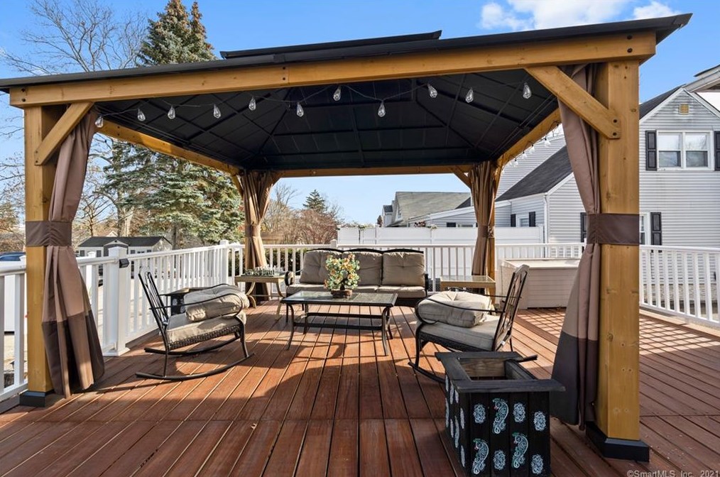 108 Freeman Ave, Stratford CT  06614-4021 exterior