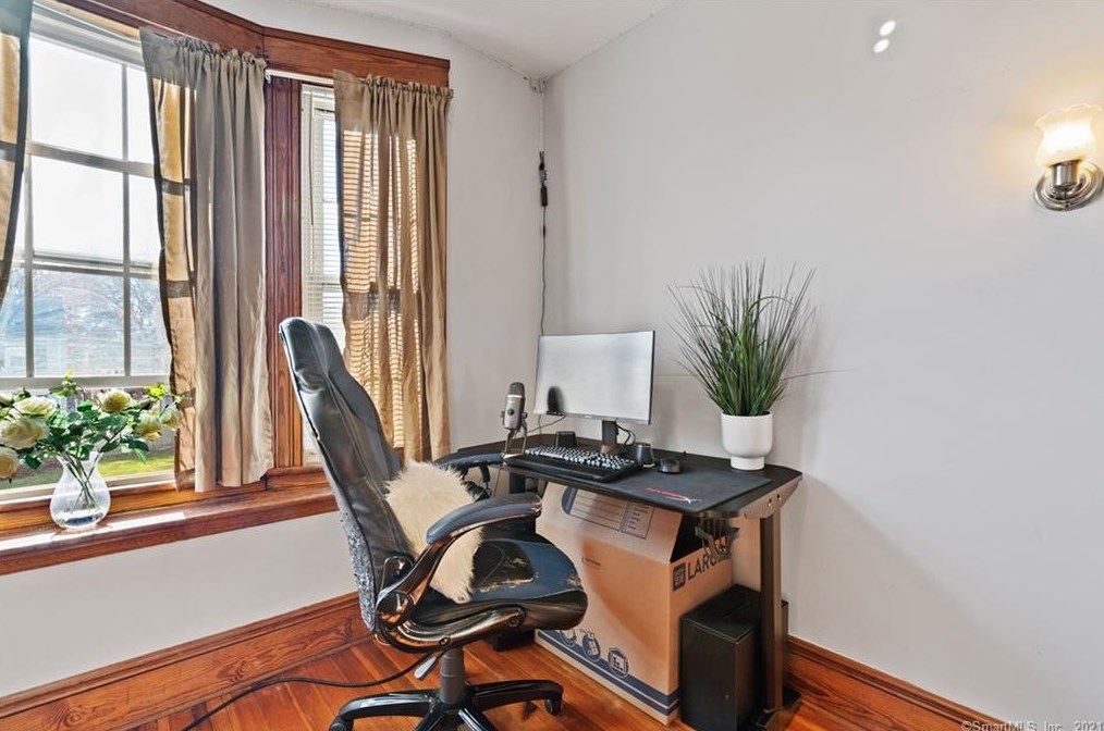 108 Freeman Ave, Stratford CT  06614-4021 exterior