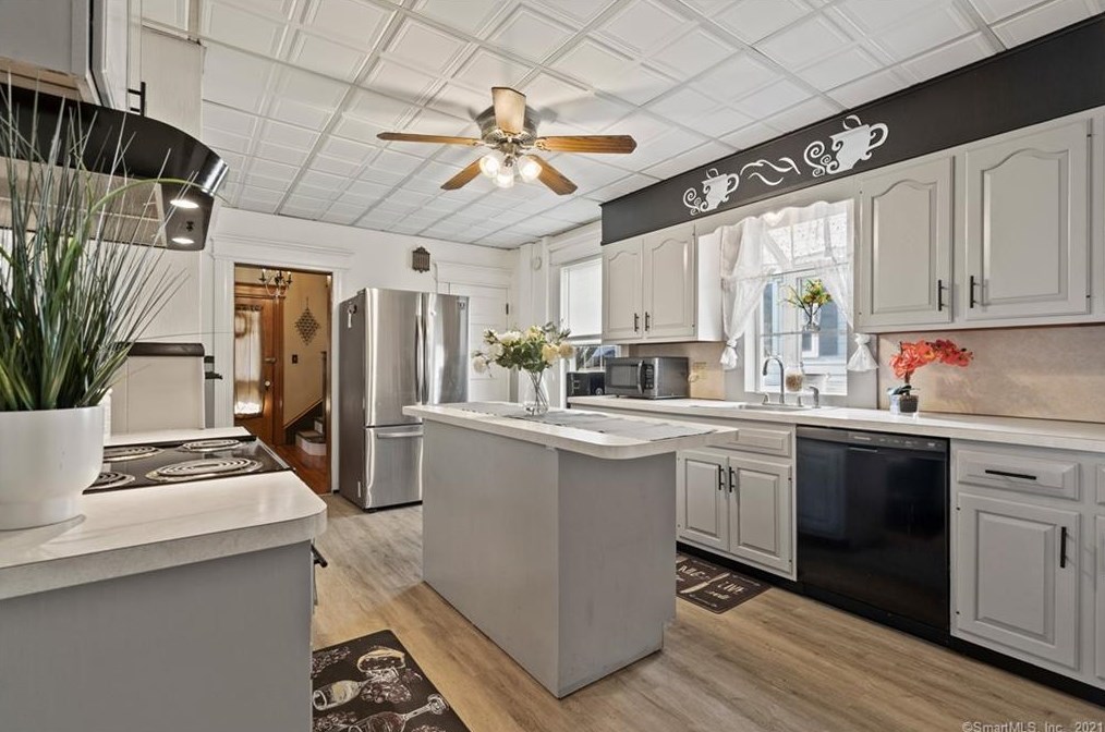 108 Freeman Ave, Stratford CT  06614-4021 exterior