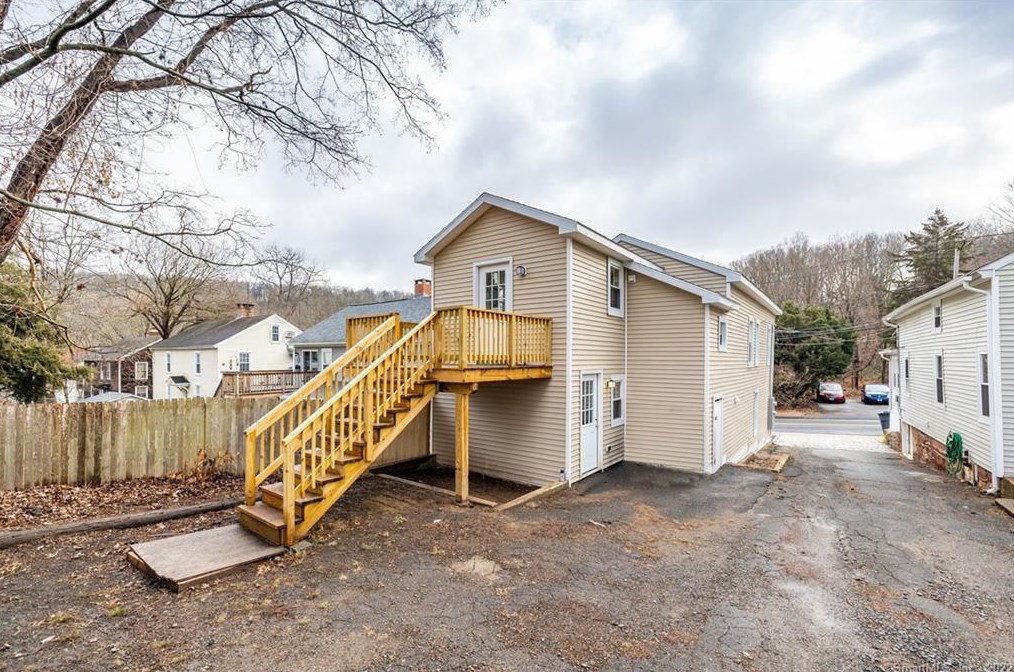 20 Elm St, Simsbury CT  06081-9610 exterior