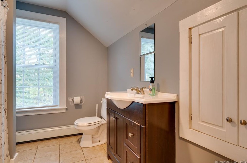 286 Summit St, Chestnut Hill CT  06226-2334 exterior