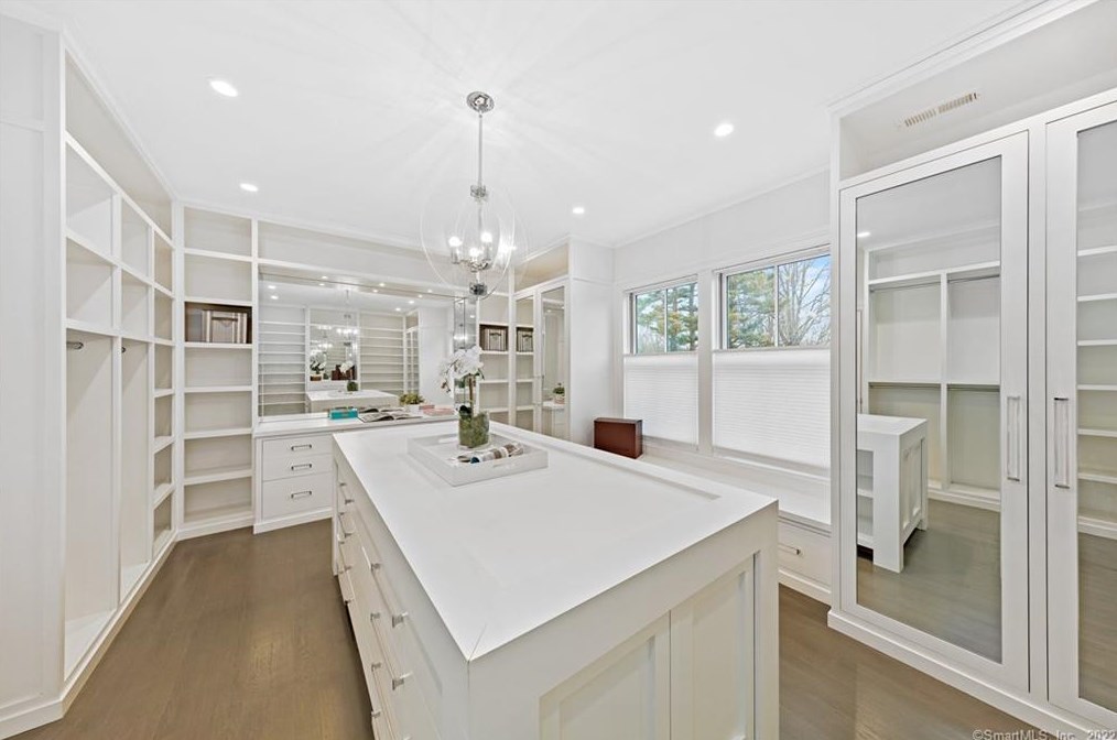 9 Burr Farms Rd, Westport CT 06880 exterior