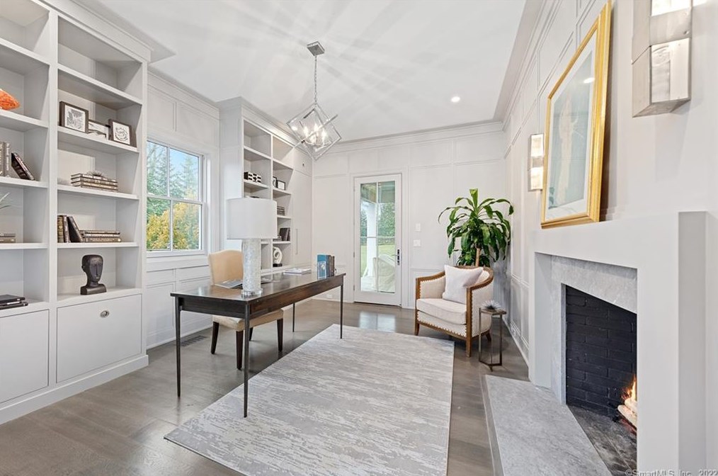 9 Burr Farms Rd, Westport CT 06880 exterior