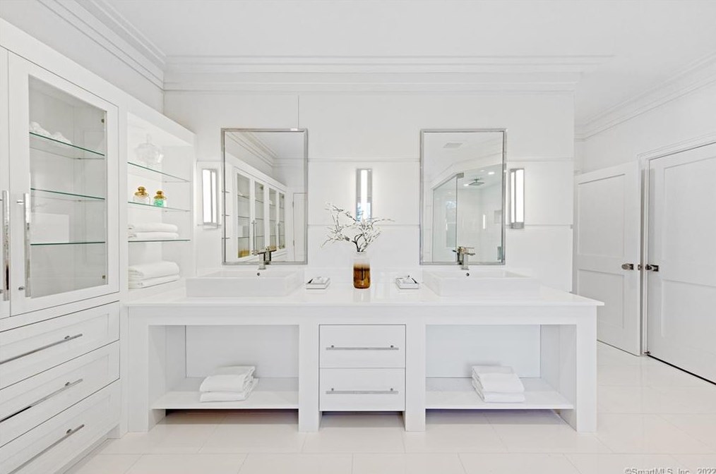 9 Burr Farms Rd, Westport CT 06880 exterior