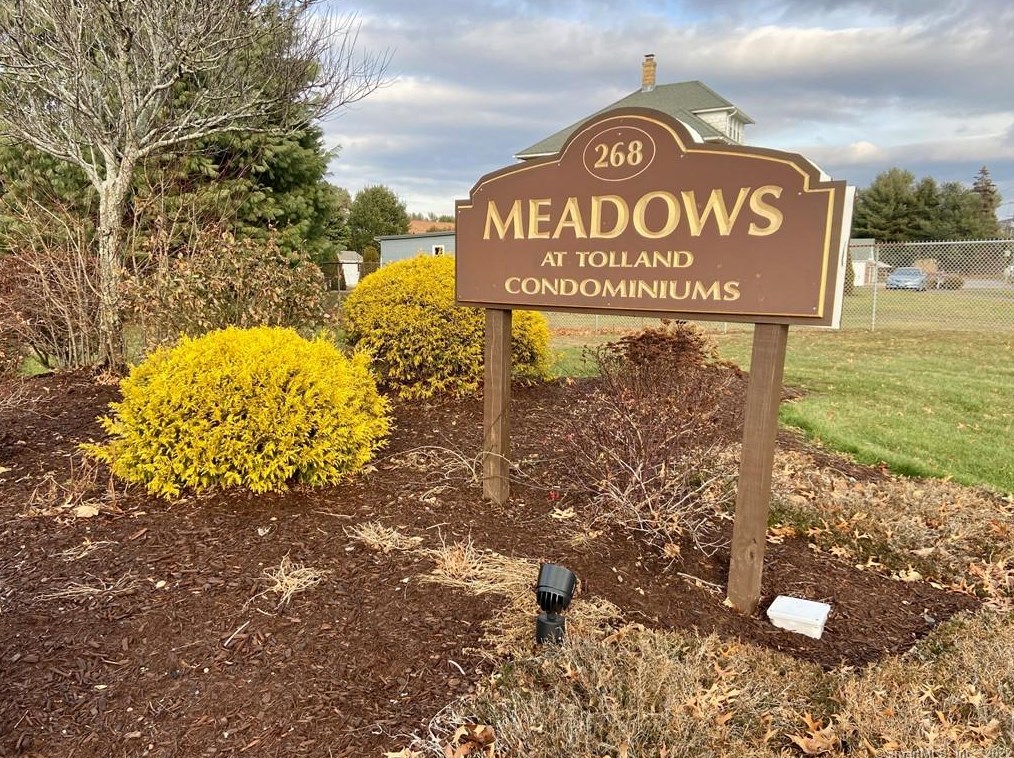 272 Hartford Tpke, Tolland CT  06084-2823 exterior