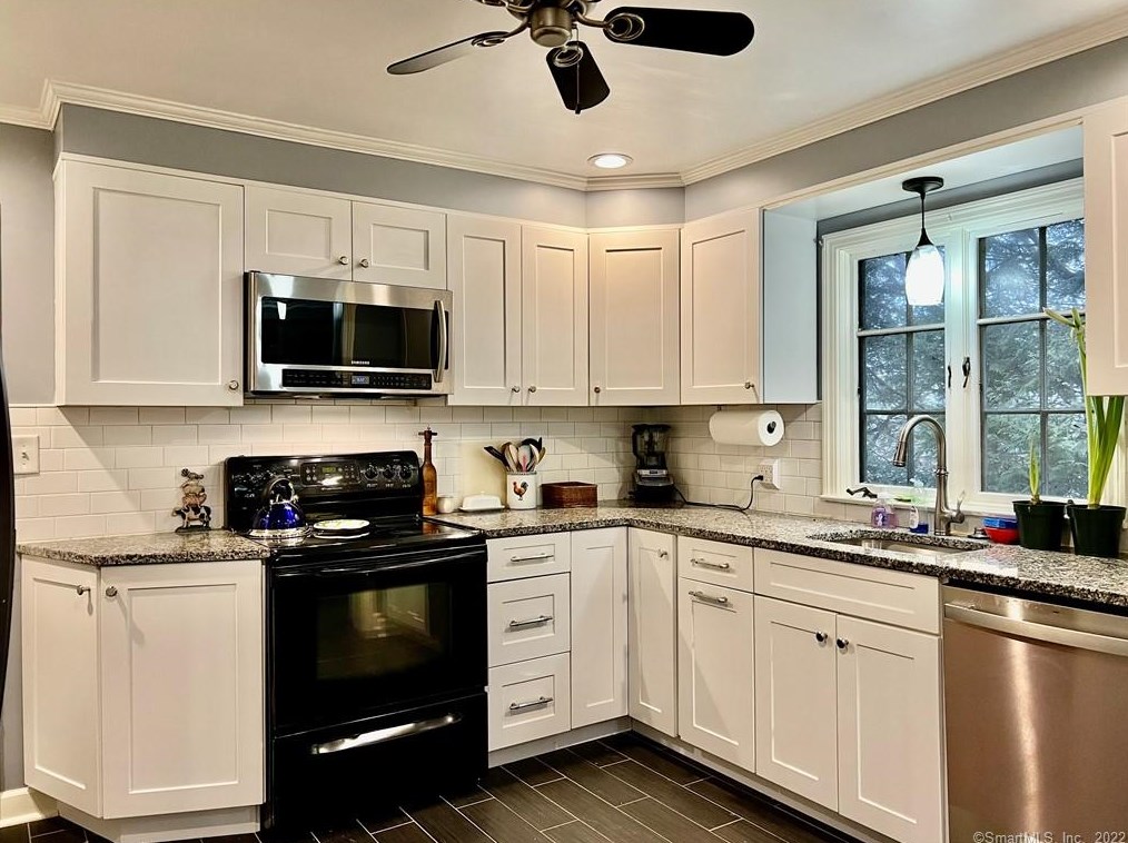 84 Hillcrest Ter, Meriden CT  06450-6129 exterior