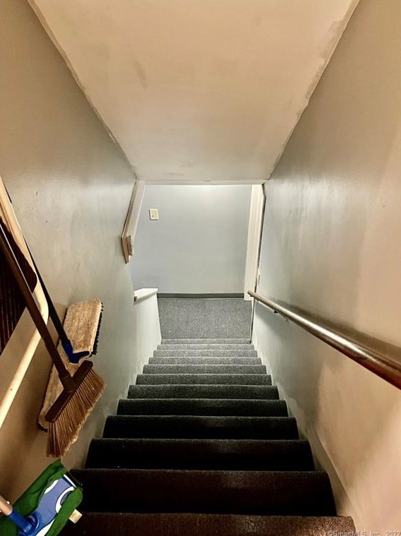 84 Hillcrest Ter, Meriden CT  06450-6129 exterior