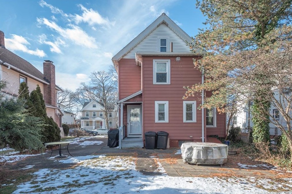 459 3 Ave, New Haven CT 06516-5447 exterior