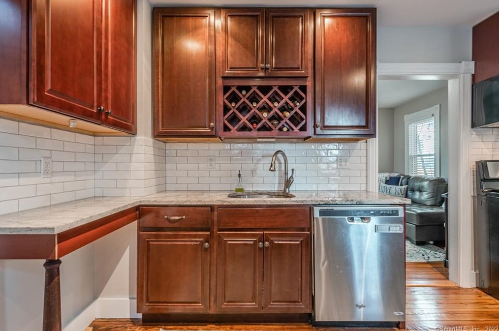 459 3 Ave, New Haven CT 06516-5447 exterior