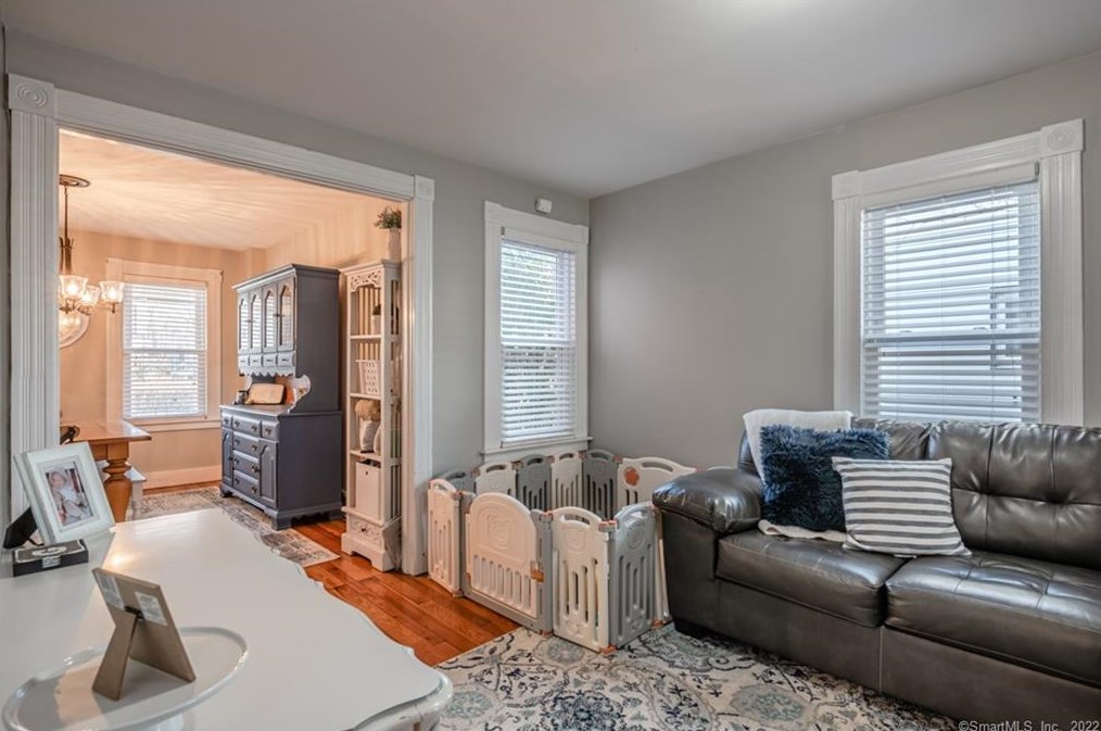 459 3 Ave, New Haven CT 06516-5447 exterior