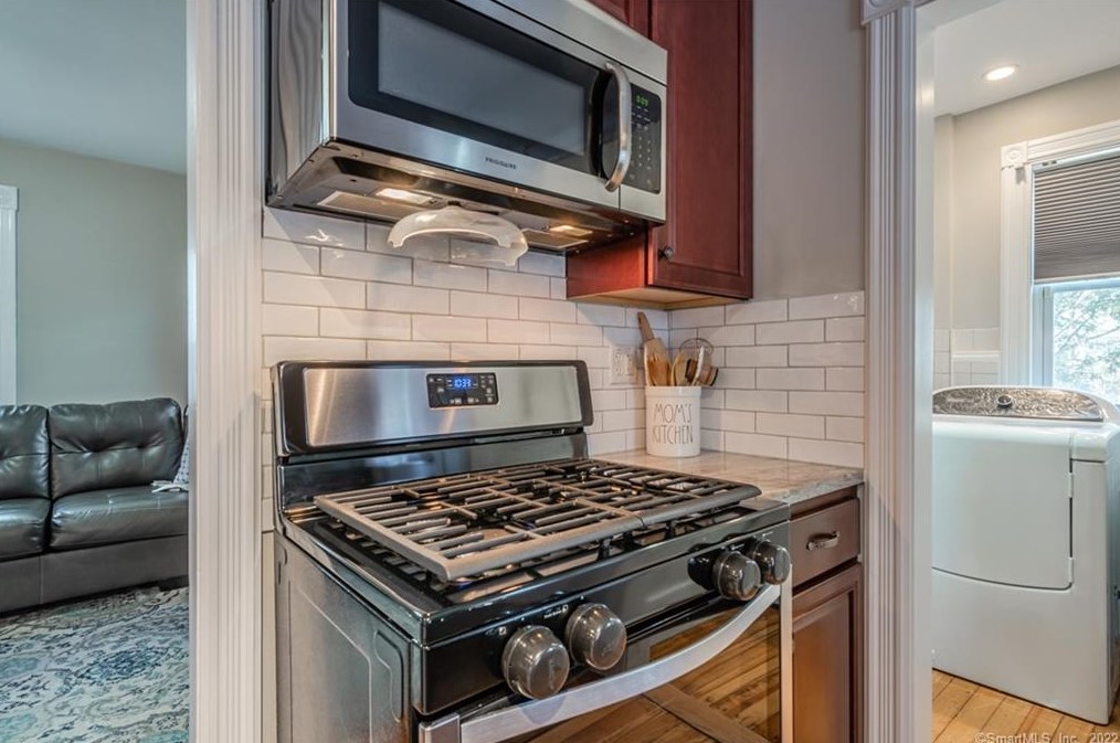 459 3 Ave, New Haven CT 06516-5447 exterior