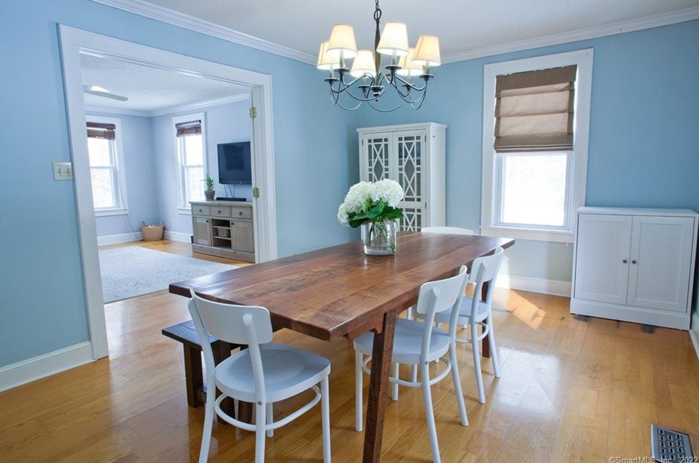 219 Arch Rd, Avon CT 06001-4209 exterior