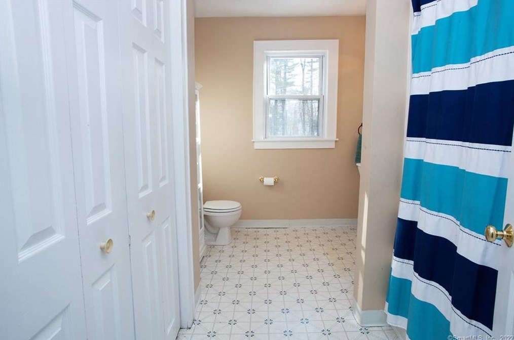 219 Arch Rd, Avon CT 06001-4209 exterior