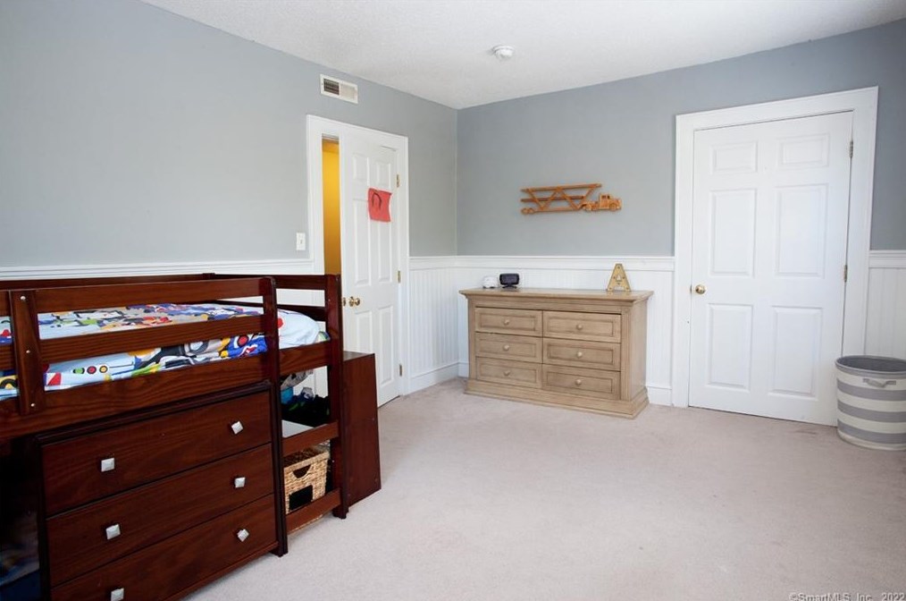 219 Arch Rd, Avon CT 06001-4209 exterior