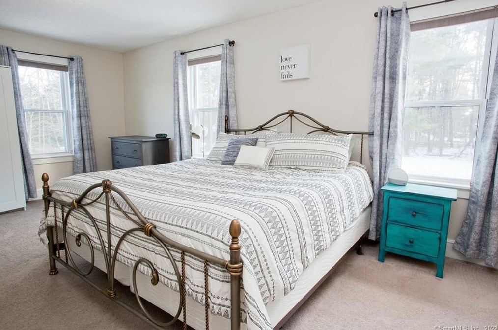 219 Arch Rd, Avon CT 06001-4209 exterior