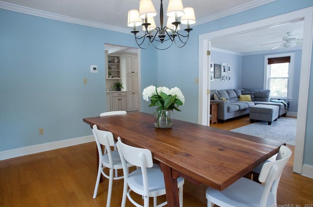 219 Arch Rd, Avon CT 06001-4209 exterior